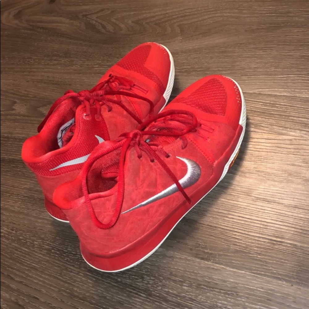 Kyrie 3’s
